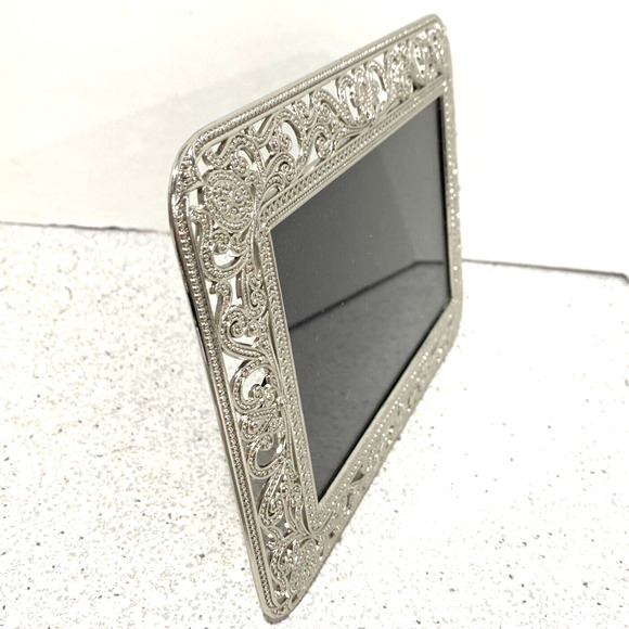 Sheffield Home Photo Frame 4 X 6 Ornate Silver Toned Textured Filigree Pattern - Picture 5 of 7